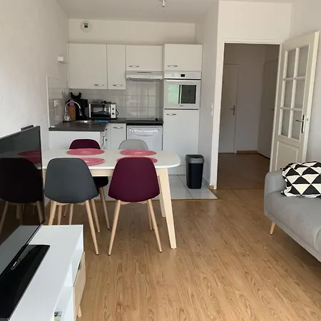 Moderne Proche Pour 4 Personnes - Fr-1-482-152