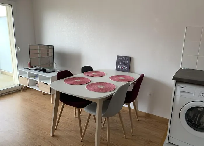 Moderne Proche Pour 4 Personnes - Fr-1-482-152 *